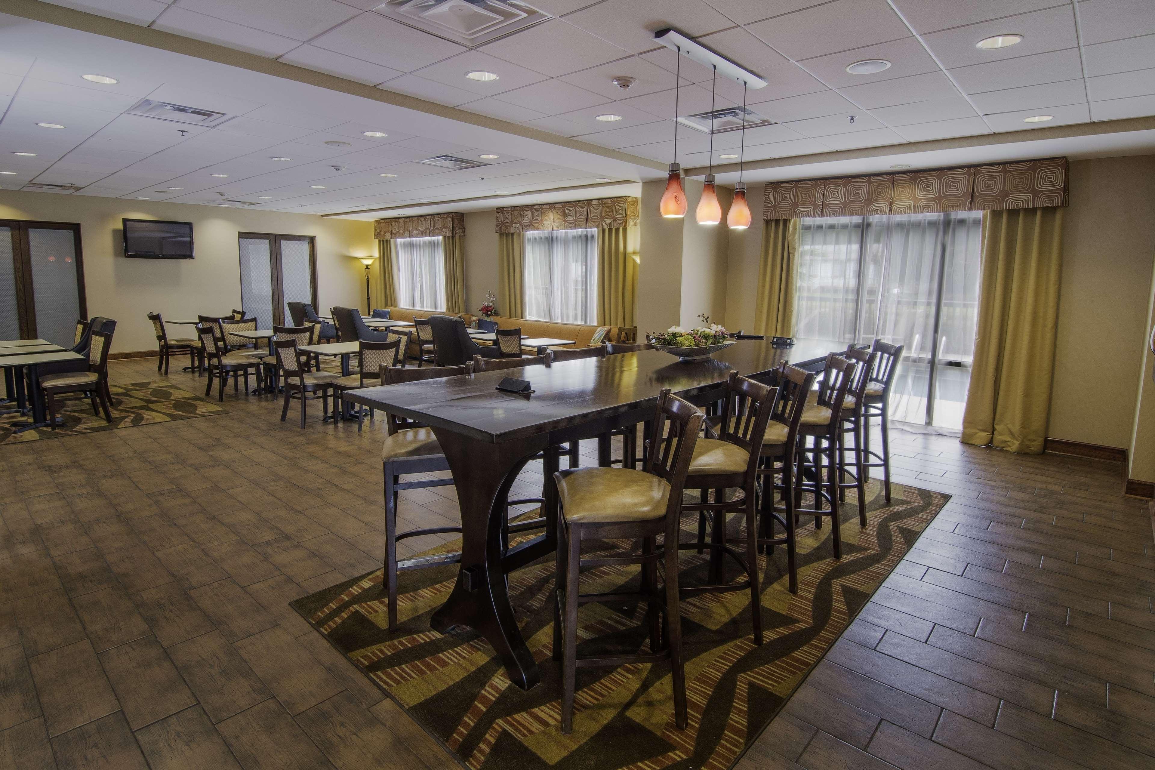 Hampton Inn Kingsland Buitenkant foto
