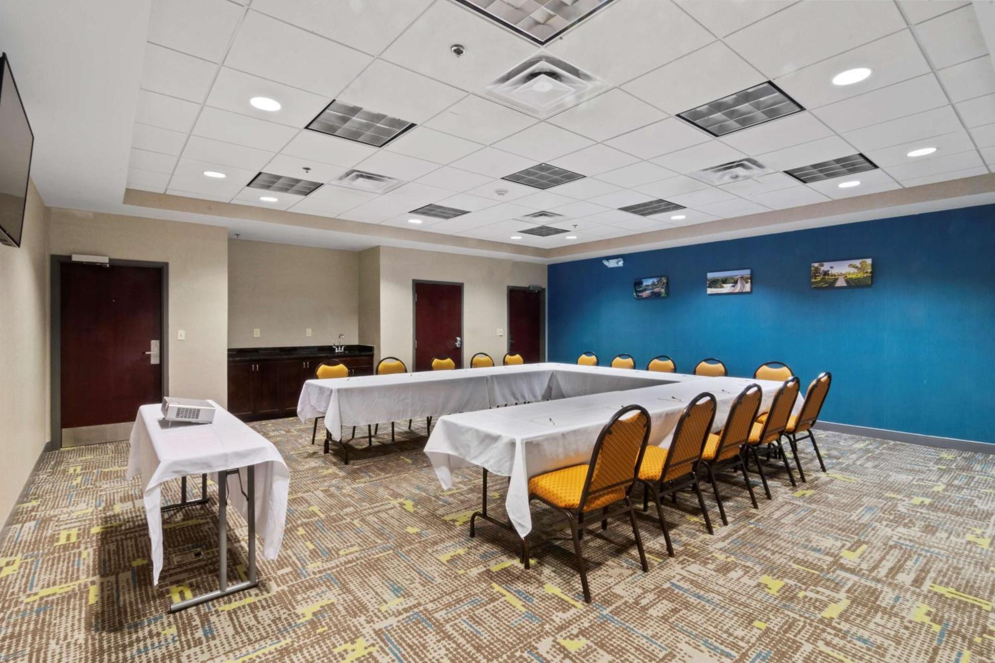 Hampton Inn Kingsland Buitenkant foto